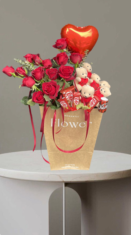باکس گل با رز قرمز و عروسک تدی مناسب ولنتاین با ارسال رایگان در تهران