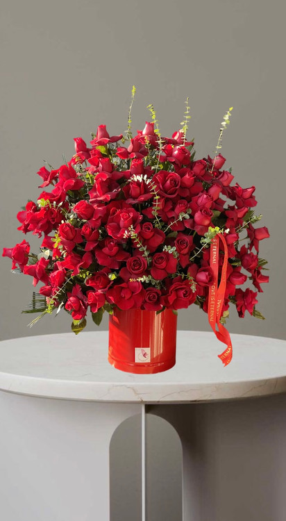 باکس گل لاکچری رز قرمز با سطل قرمز - ارسال فوری گل در تهران از گلفروشی فلورسا