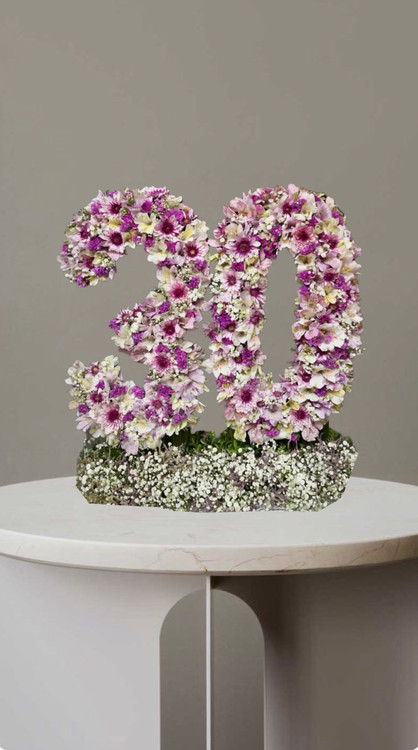 باکس گل عدد ۲۰ با گلهای رنگارنگ برای تولد و سالگرد|گلفروشی فلورسا