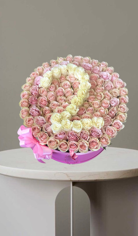 باکس گل رز طرح اعداد با ۱۰۰ شاخه رز سفید و صورتی در باکس صورتی با ربان برای هدیه و تبریک|گل فلورسا