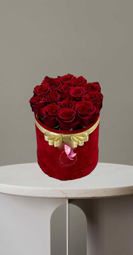 باکس گل رز ۱۵ شاخه مخمل قرمز با روبان طلایی|گلفروشی فلورسا