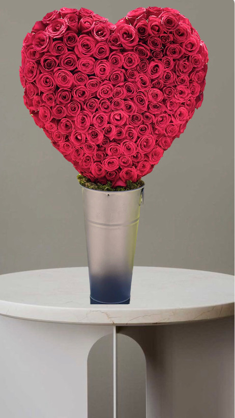 باکس گل رز قلبی قرمز لوکس در گلدان فلزی مشکی-گلفروشی فلورسا