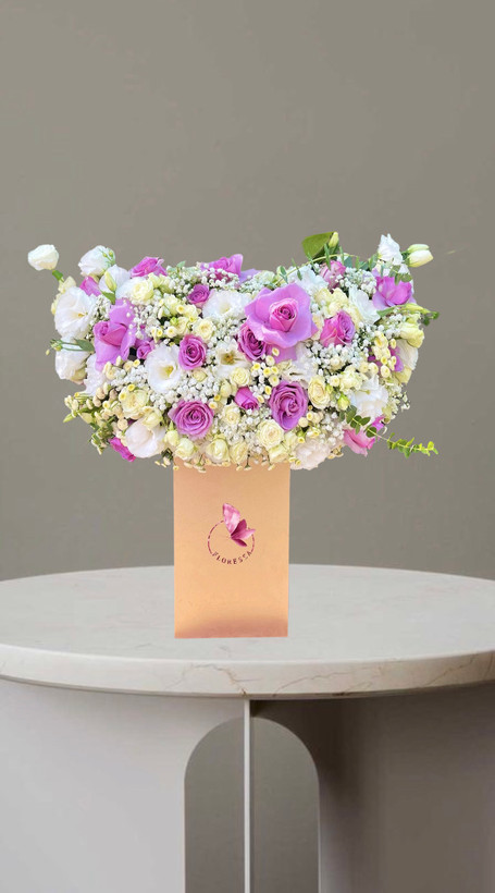 باکس گل رزیاسی وسفیدبا دیزاین لوکس وشیک-فلورسا