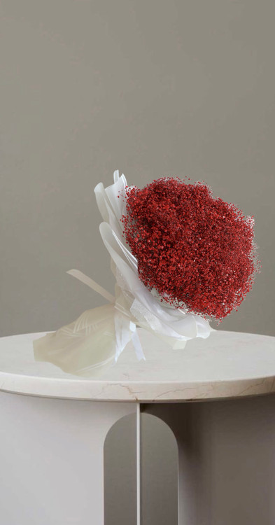 دسته گل ژیپسوفیلا قرمز مناسب هدیه و مراسم خاص