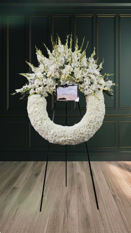 تاج گل ترحیم ترکیبی با رز مینیاتوری داوودی و گلایل سفید با ازسال رایگان در تهران