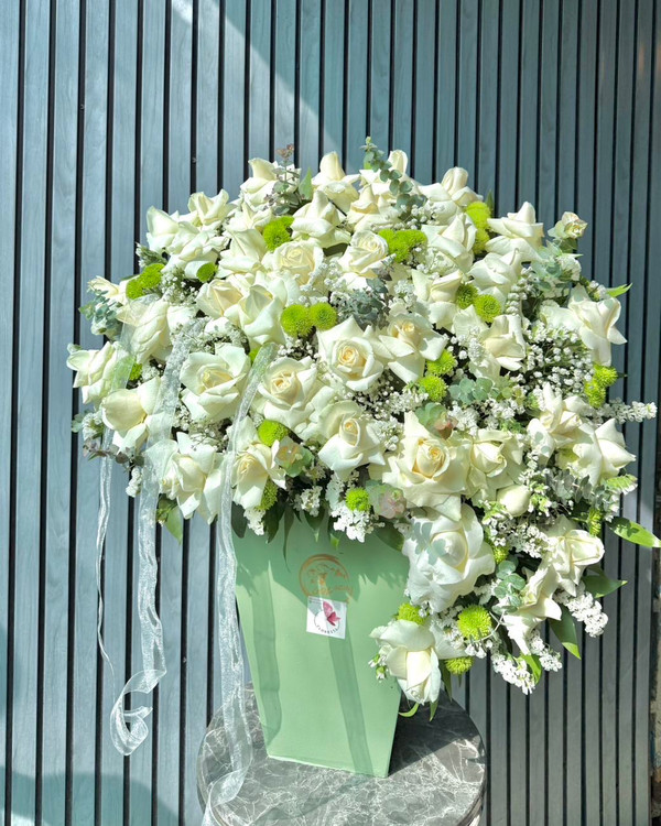 باکس گل تولد و خواستگاری با ارسال فوری و رایگان در تهران از گلفروشی فلورسا