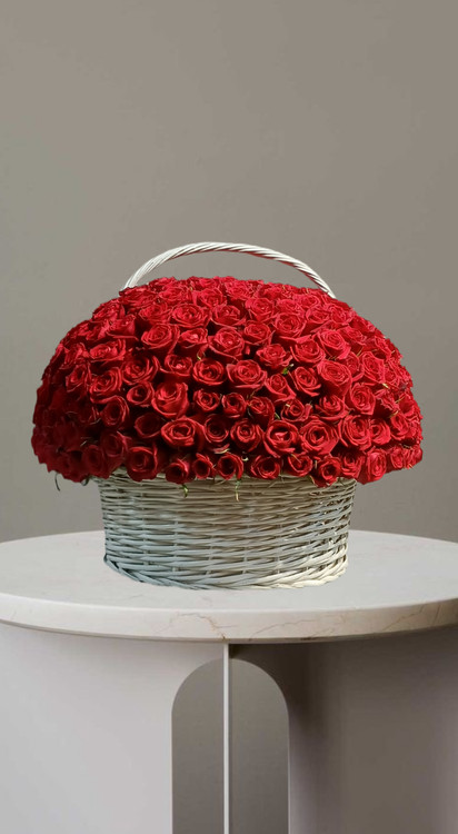 خرید سبد گل رز قرمز ۳۰۰ شاخه از گلفروشی فلورسا در تهران با ارسال رایگان