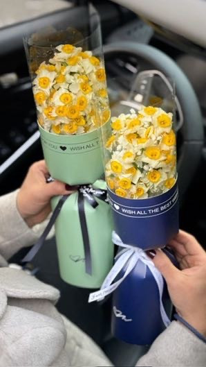 دسته گل سایز کوچک نرگس مناسب روز پدر و مرد مناسب شرکت ها و سازمان ها